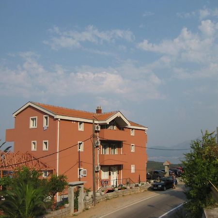 Apartments Drobni Pijesak Petrovac Exterior photo