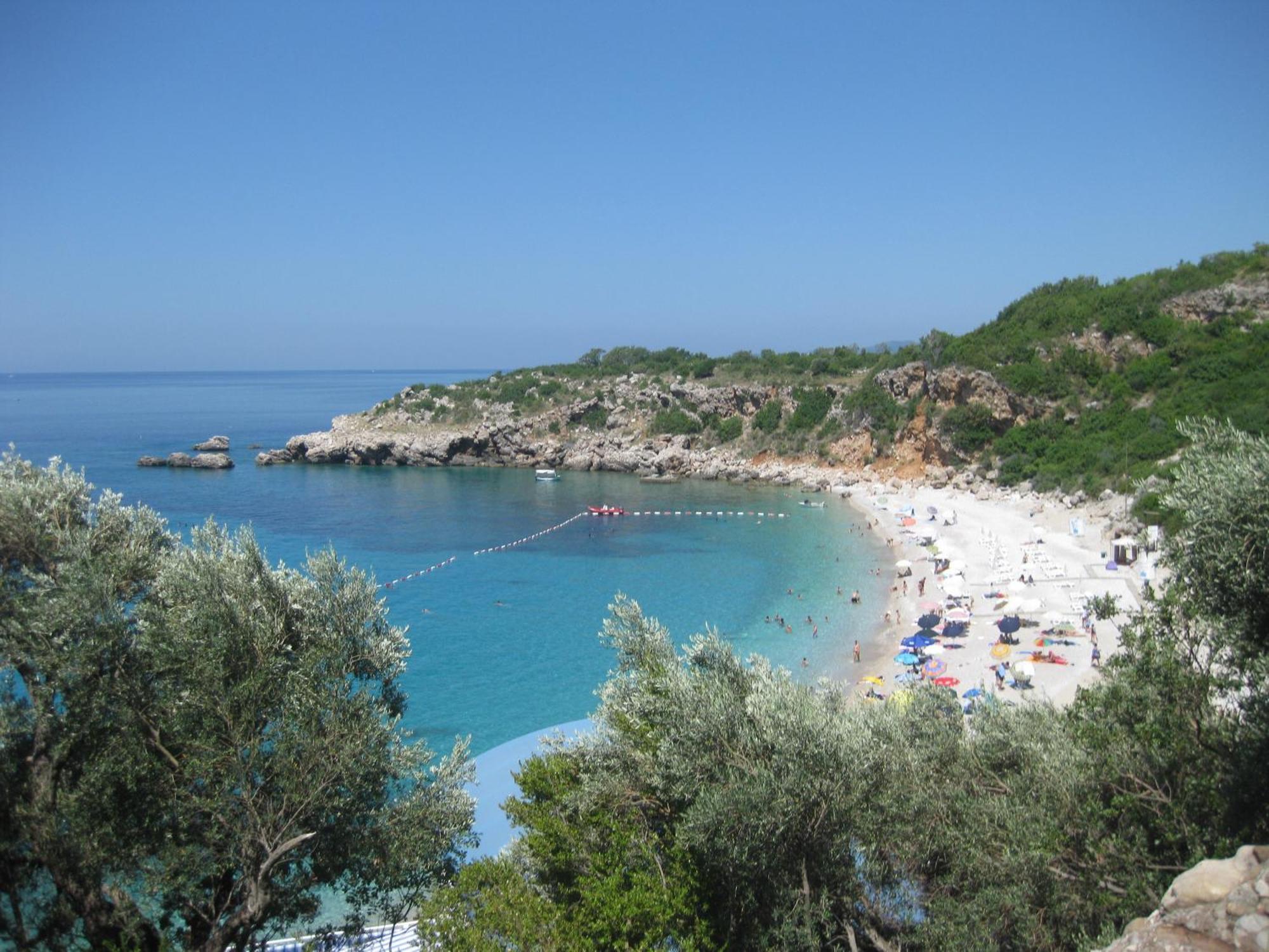 Apartments Drobni Pijesak Petrovac Exterior photo
