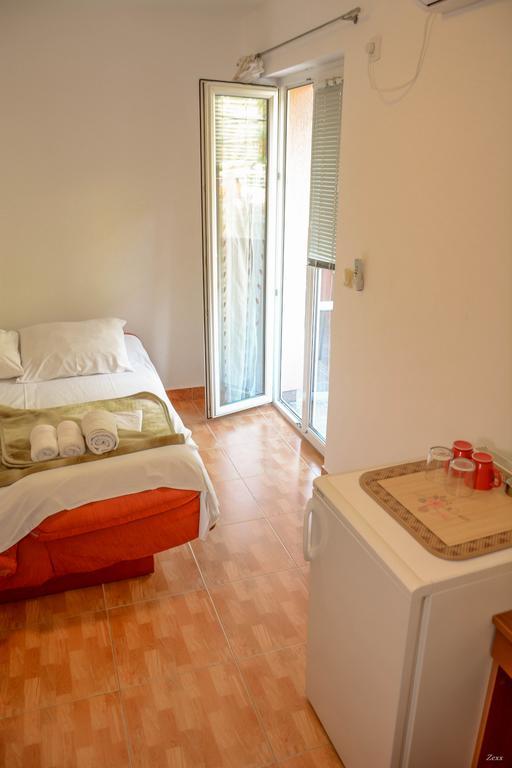 Apartments Drobni Pijesak Petrovac Exterior photo